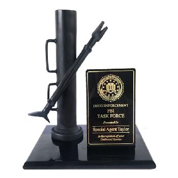 plaque-pick and ram desk top